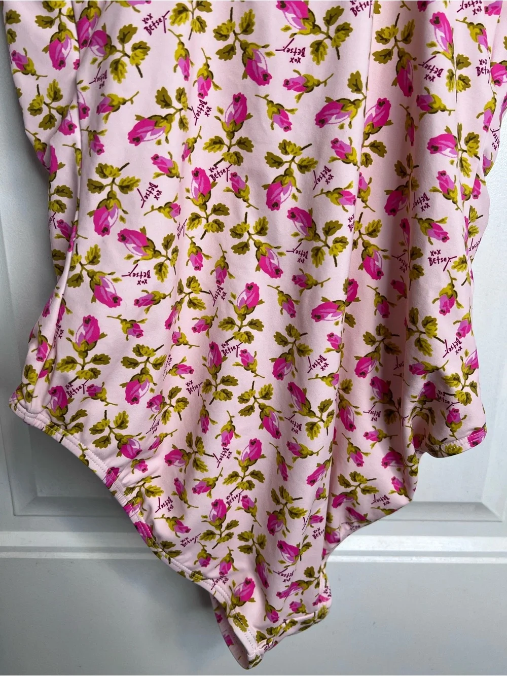 Betsey Johnson Pink Rose Buds‎ Floral Shirred One-Piece Swimsuit. Size Large.